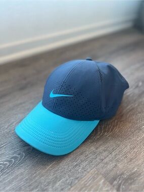 Nike Dri-FIT Blue Teal Perforated Snapback Golf Baseball Hat Legacy91 Cap OS